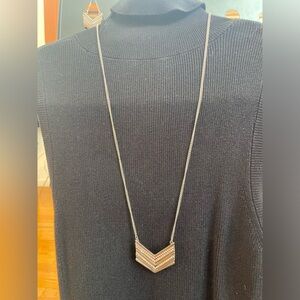 Guess necklace & earrings set